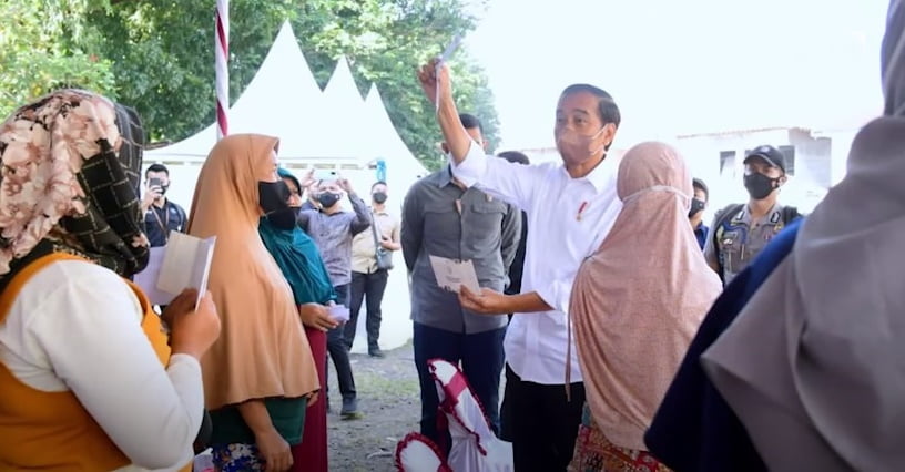 Kunker Presiden di Cirebon, Resmikan Jalan Tol Hingga Berikan BLT Minyak Goreng