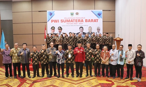 Ketua PWI Sumatera Barat Resmi Dilantik Atal S Depari