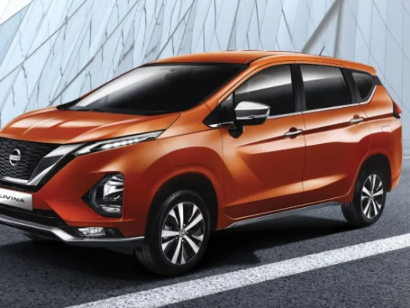Mobil Nissan Livina