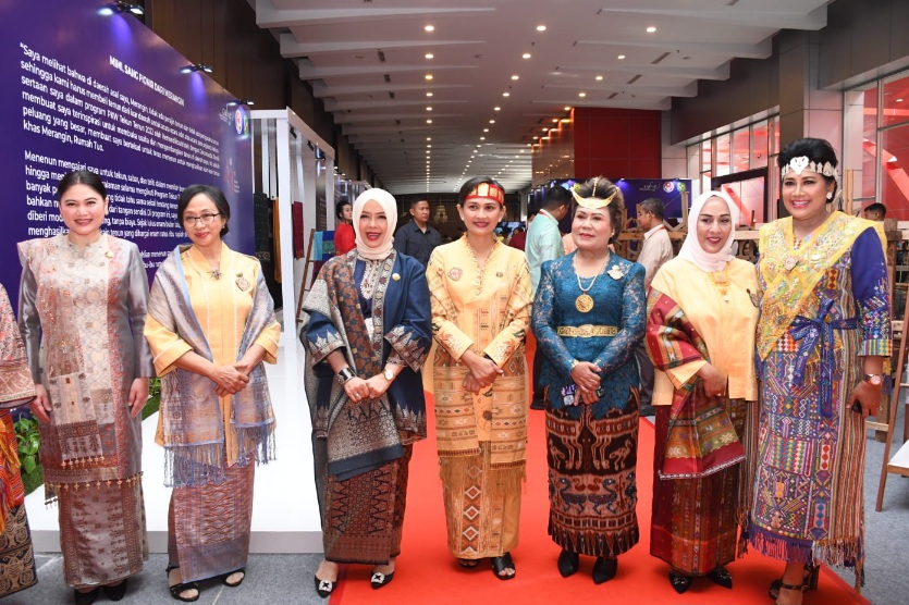 Iriana Jok Widodo membuka acara EXPO