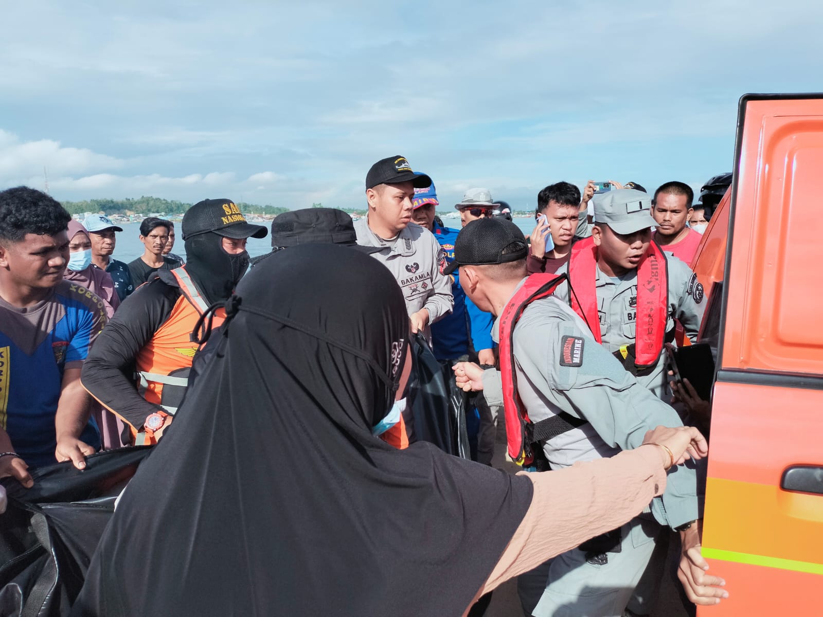 Bakamla RI Evakuasi Korban bunuh diri di jembatan Bahteramas Kendari