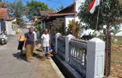 Warga Blok Kamer Sindanglaut