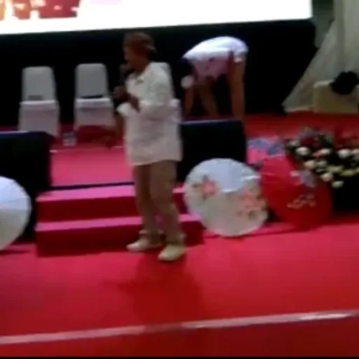 Kohang Selain Ngelawak, Suara Lengking Bikin Peserta Terhibur