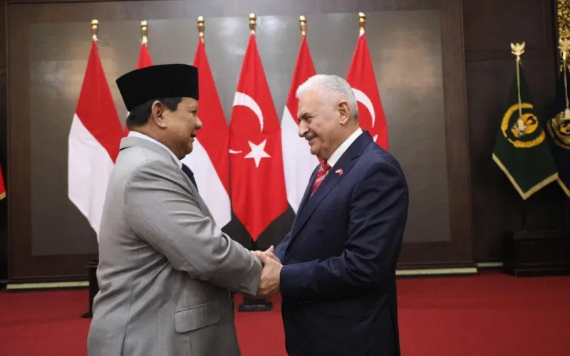Menhan Prabowo Terima Kunjungan Mantan PM Turki di Kemhan