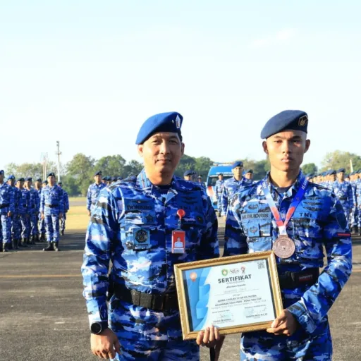 Danlanud Sultan Hasanuddin Berikan Penghargaan Kepada Prajuritnya