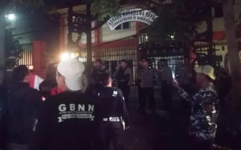 GBNN Kepung Asrama Mahasiswa Papua, Lokasi Berkibar Bendera Bintang Kejora