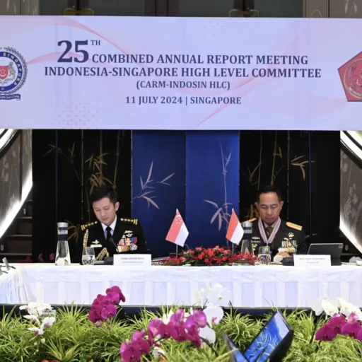 Panglima TNI Terima Meritorious Service Medal Singapura