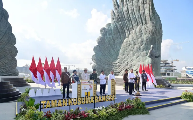 Panglima TNI Dampingi Presiden RI Groundbreaking dan Resmikan Infrastruktur di IKN