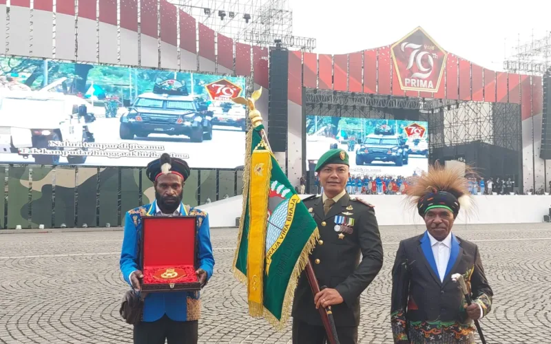 Presiden Jokowi Anugerahkan Samkarya Nugraha Kepada Kodim 1714 Puncak Jaya