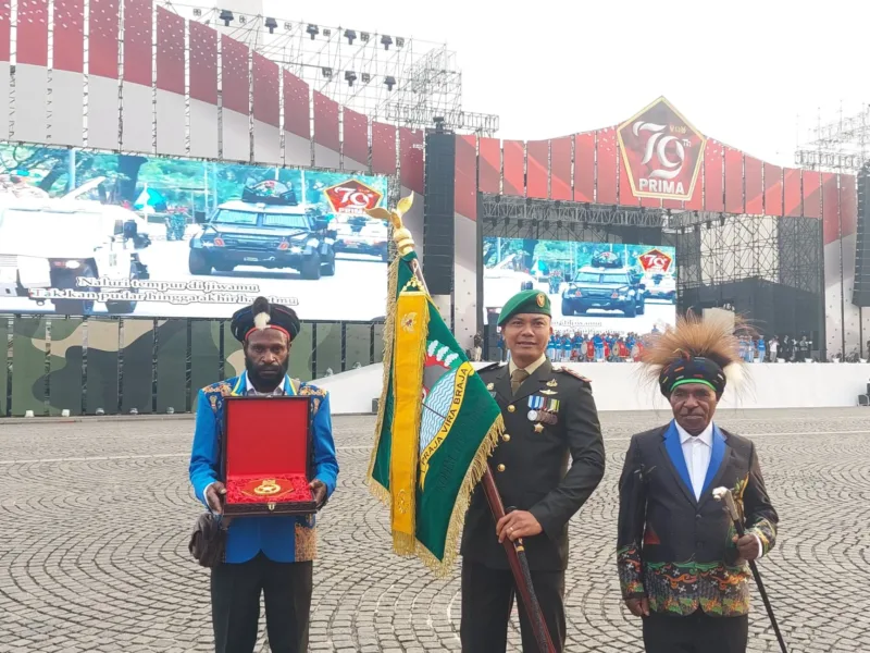 Presiden Jokowi Anugerahkan Samkarya Nugraha Kepada Kodim 1714 Puncak Jaya