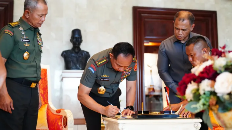 Panglima TNI Tandatangani MoU Pengamanan dan Pengawasan Kekayaan Negara