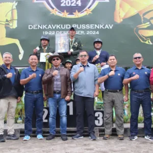 Panglima TNI Buka Lomba  Berkuda Piala Panglima TNI dan Bagikan Sembako di Bandung
