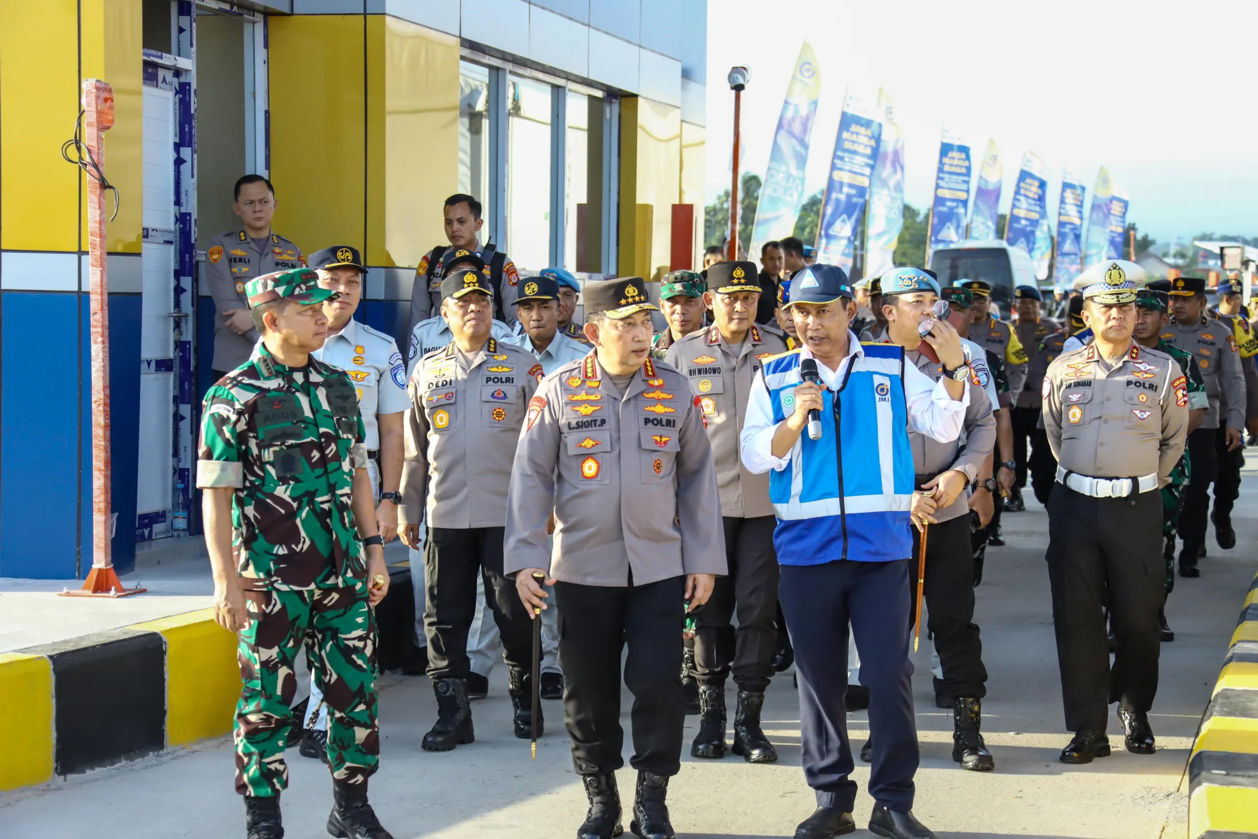 tinjau arus mudik nataru