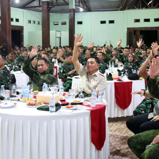 Menhan RI dan Panglima TNI Hadiri Malam Akrab Dengan Ribuan Prajurit