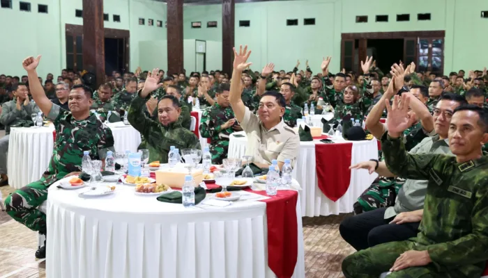 Menhan RI dan Panglima TNI Hadiri Malam Akrab Dengan Ribuan Prajurit