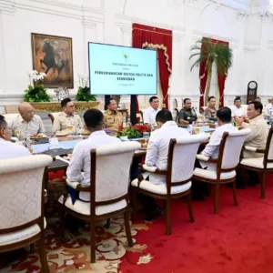 Rapat Terbatas  dan Makan Siang Bersama Presiden RI Bahas Isu Strategis