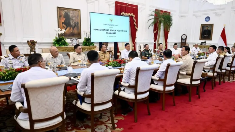 Rapat Terbatas  dan Makan Siang Bersama Presiden RI Bahas Isu Strategis
