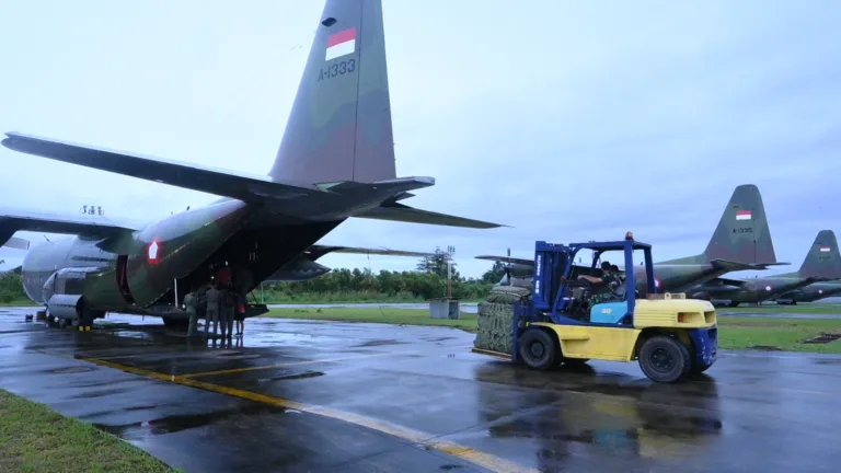 Dua Jet Tempur Sukhoi SU-27/30 Berhasil Hancurkan Sasaran Strategis Musuh Di AWR
