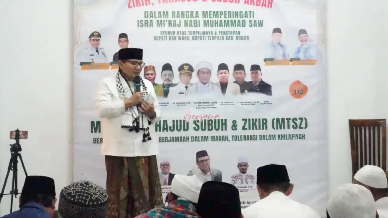Pj Bupati Bogor Ajak Warga Maknai Isra Miraj dengan Solat Tahajud, Zikir dan Subuh Keliling