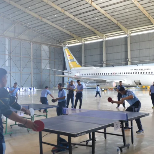 Jelang Peringatan HUT TNI AU Ke-79, Personel Lanud Sultan Hasanuddin Mengikuti Pertandingan Olahraga Antar Satuan
