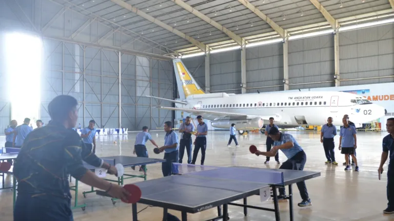 Jelang Peringatan HUT TNI AU Ke-79, Personel Lanud Sultan Hasanuddin Mengikuti Pertandingan Olahraga Antar Satuan