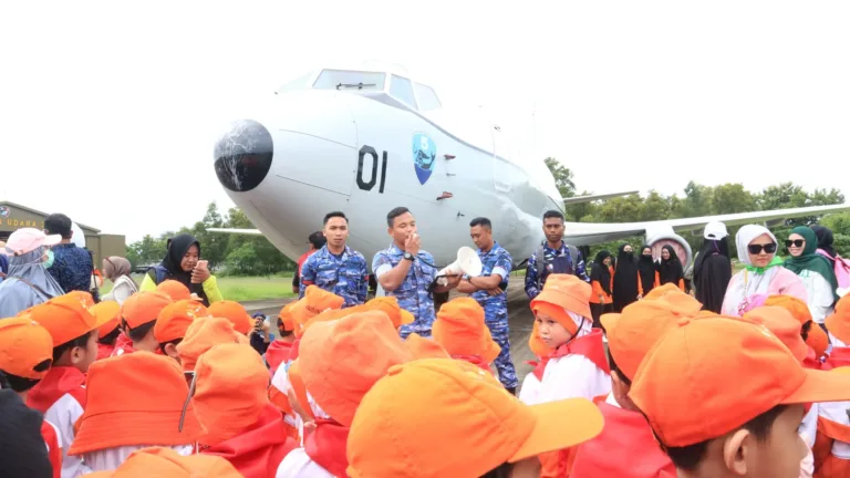 3.108 Siswa Sekolah Kunjungan Kedirgantaraan Di Lanud Sultan Hasanuddin