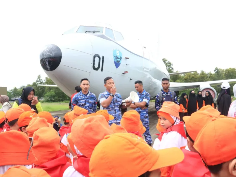 3.108 Siswa Sekolah Kunjungan Kedirgantaraan Di Lanud Sultan Hasanuddin