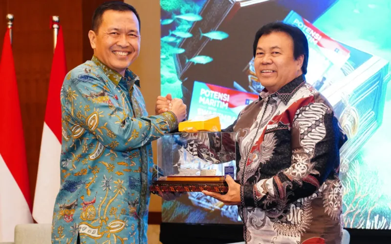 Laksda TNI Edwin Tulis Buku Potensi Maritim Untuk Swasembada Pangan
