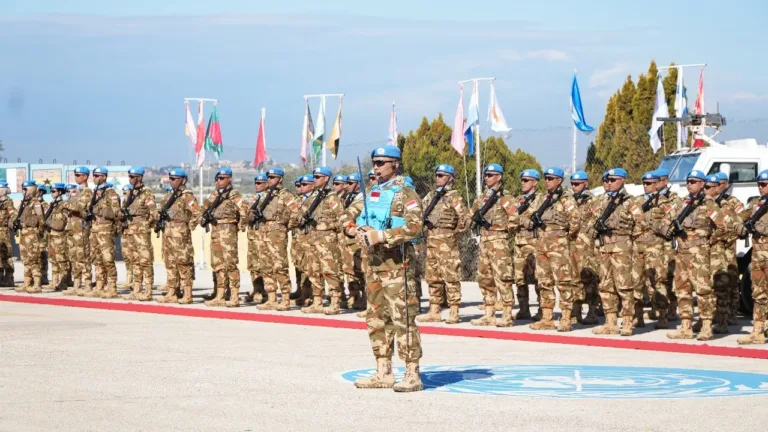 Membanggakan, Satgas Kontingen Garuda TNI UNIFIL Terima Dua Medali Perdamaian
