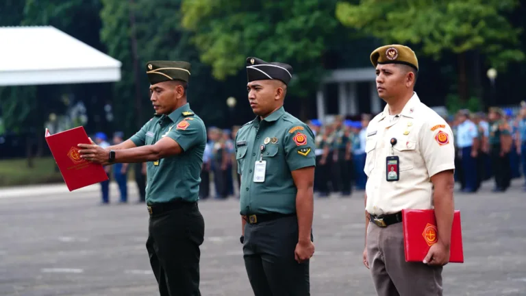 Mabes TNI Gelar Upacara Bendera 17-an, Asops Panglima TNI Tekankan Kesiapsiagaan dan Profesionalisme