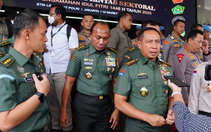 TNI yang  Menduduki Jabatan Sipil Harus Mundur Atau Pensiun Dini