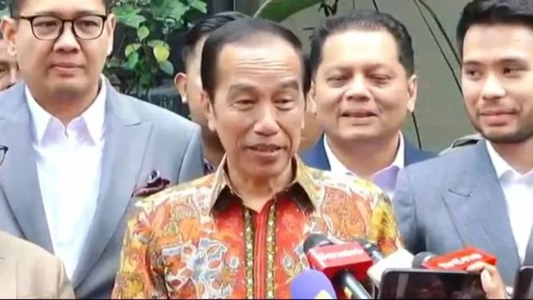 Jokowi Melapor Ke Polda Atas Tuduhan Ijazah Palsu