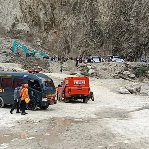 Longsor Tambang Batu Alam di Gunung Kuda Cirebon, 4 Tewas dan Puluhan Pekerja Tertimbun