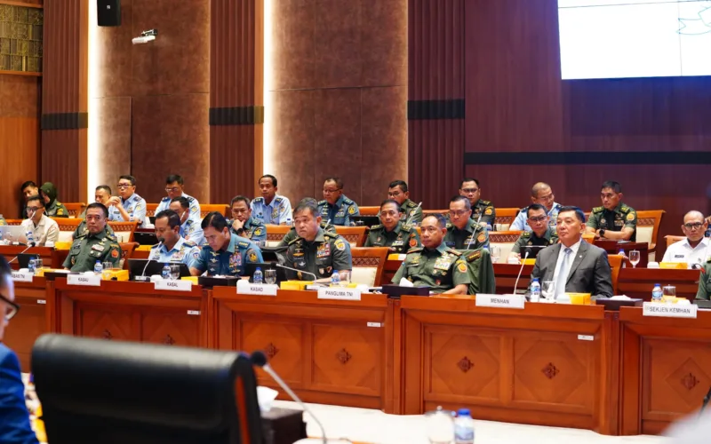 Menhan dan Panglima TNI Rapat Kerja Bersama Komisi I DPR RI