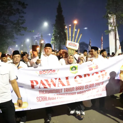 Pawai Obor Tutup HJB ke-543 Bersama Bupati Rudy Susmanto
