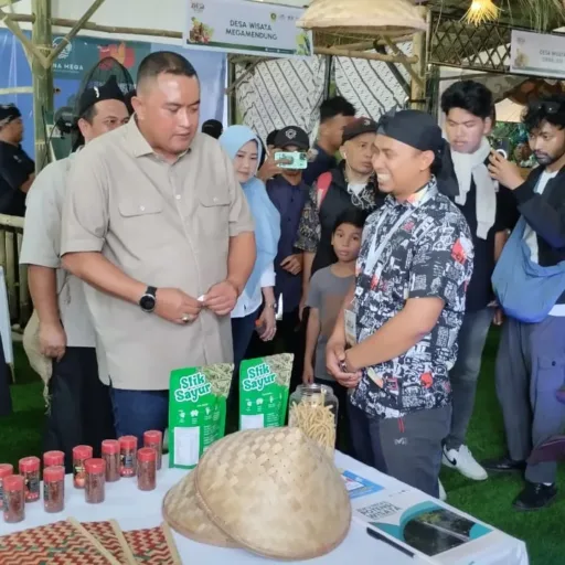 Bupati Rudy Susmanto Tinjau dan Tutup Festival