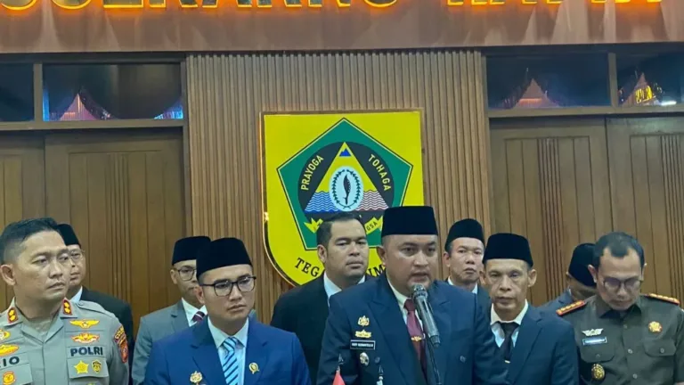 Bupati Bogor Melantik 13 Kepala Dinas