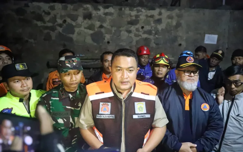 Bupati Rudy Susmanto Tinjau Langsung Lokasi Bencana di Bogor
