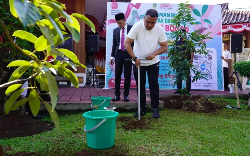 Bupati Bogor Instruksikan 1 ASN 1 Pohon dan Lubang Biopori