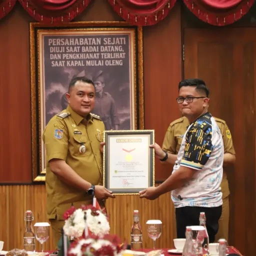 Bupati Bogor Apresiasi Tim FPTI Kibarkan Bendera Merah Putih Terbesar di Tebing