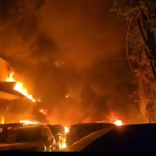 Kericuhan Pembakaran DPRD Makassar 3 Tewas