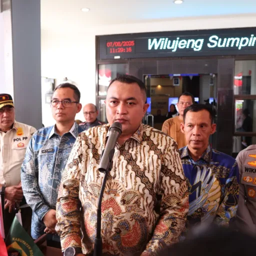 Bupati Bogor Tinjau Gebyar Pelayanan Terpadu di Cijeruk