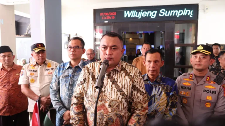 Bupati Bogor Tinjau Gebyar Pelayanan Terpadu di Cijeruk