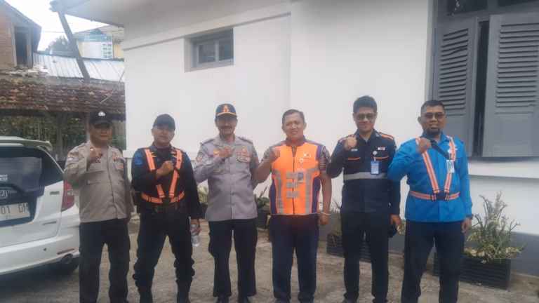 Dinas Perhubungan Garut,Bekerja sama Dengan PT.KAI Lakukan Sosialisasi Keselamatan Perlintasan Sebidang
