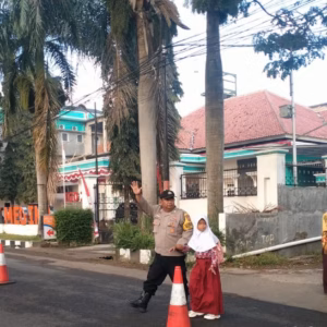 Polsek Wanaraha Atur Lalulintas,Lqncarkan Arus Pagi Hari