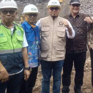 Cinta yang Tumbuh Bersama Alam”: KUA Leles Ajak Calon Pengantin Tanam Pohon Demi Kelestarian Lingkungan