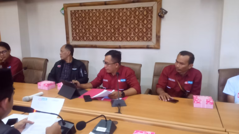 Deni Gartiwa, Pimpinan Redaksi Garut 60detik, Dorong Sinergi Media dan Pemerintah Daerah dalam Diskusi Bersama DPRD dan Pejabat Terkait