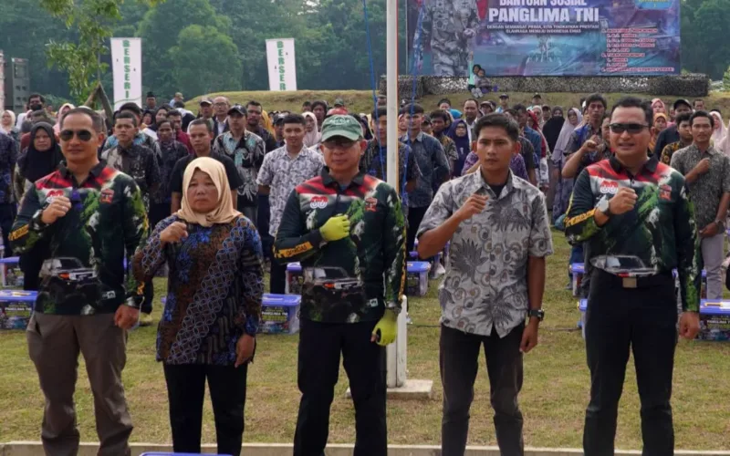 Panglima TNI Serahkan Bansos dan Resmikan Lane 1 Garuda Prima di Kejurnas Adventure Offroad 2025