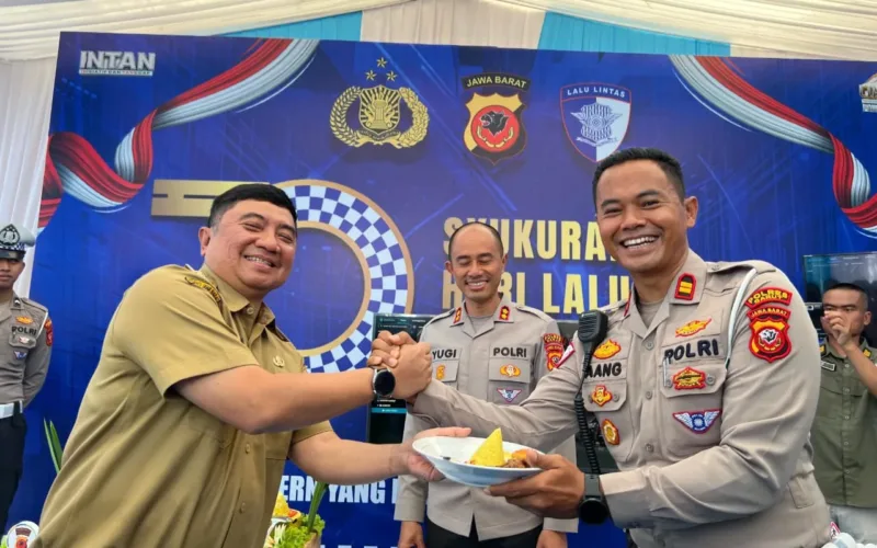 Forkopimda dan Komunitas Media Beri Kejutan Beri Potong Tumpeng di Groundbreaking ELITE Garut