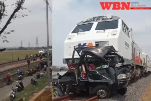 KA Tawangjaya Premium Tabrak Mobil